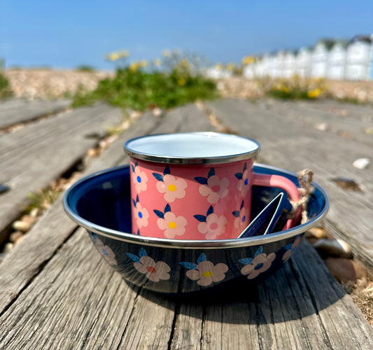 Enamel Bowl and Mug Set Retro Daisy Print - Enamelhappy
