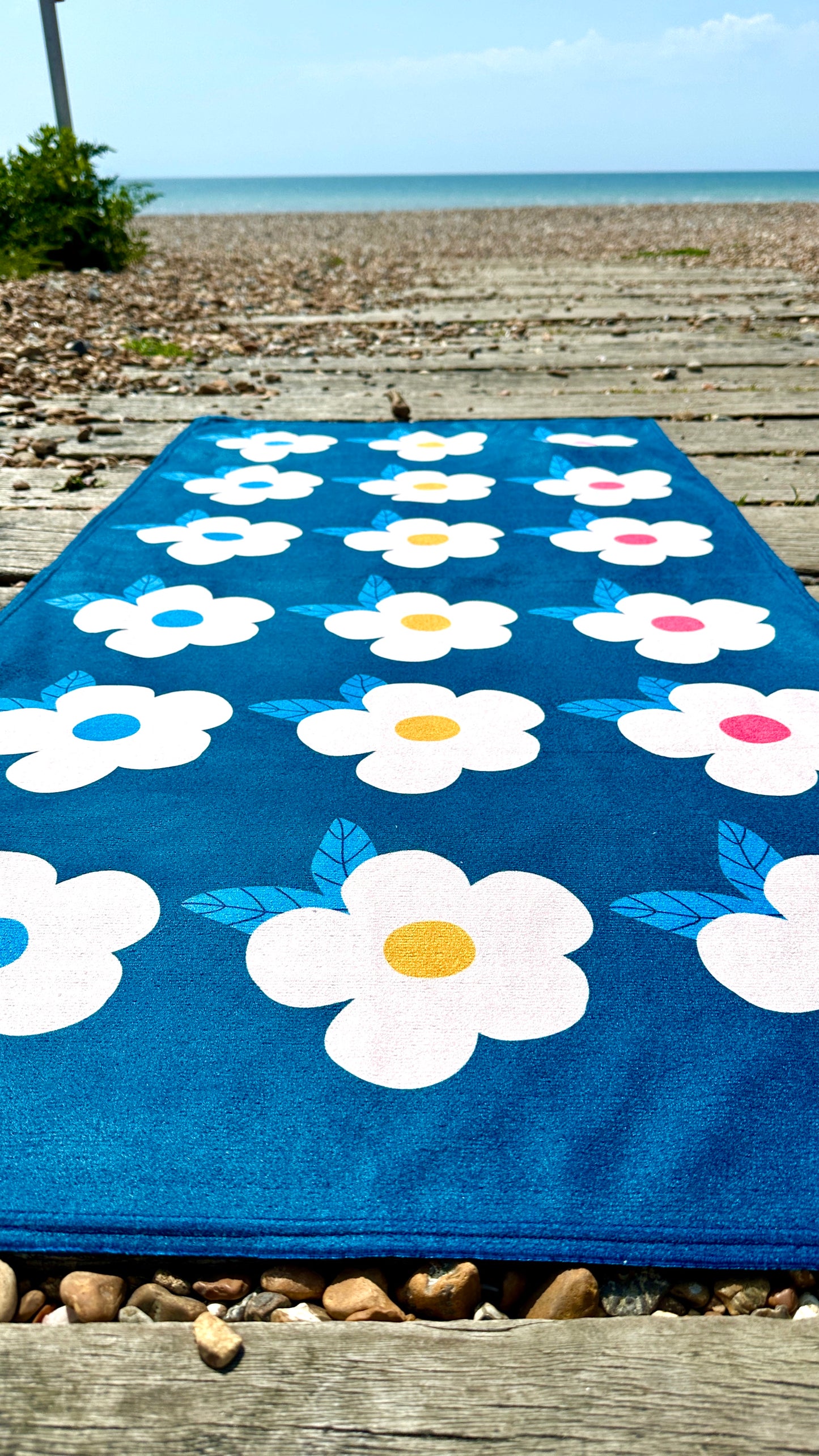 Beautiful Quick Dry Beach/Bath Towel Large - Retro Floral Midnight Navy