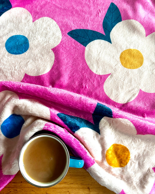 Retro Floral Rose Pink Large Ultra Plush Cuddle Soft Fleece Blanket/Throw