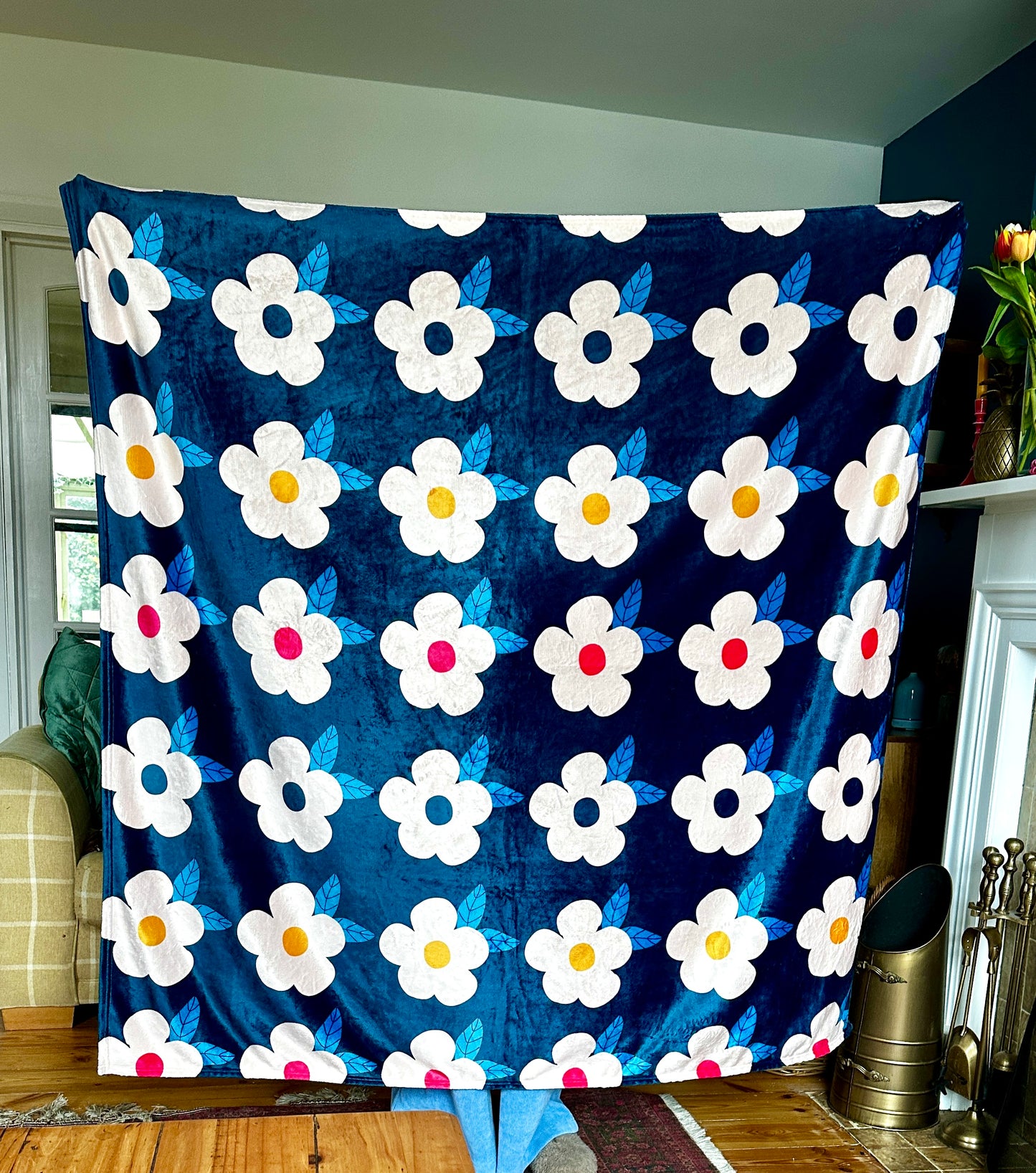Retro Floral Midnight Navy Blue Große Fleecedecke/Überwurf – Emaillehappy