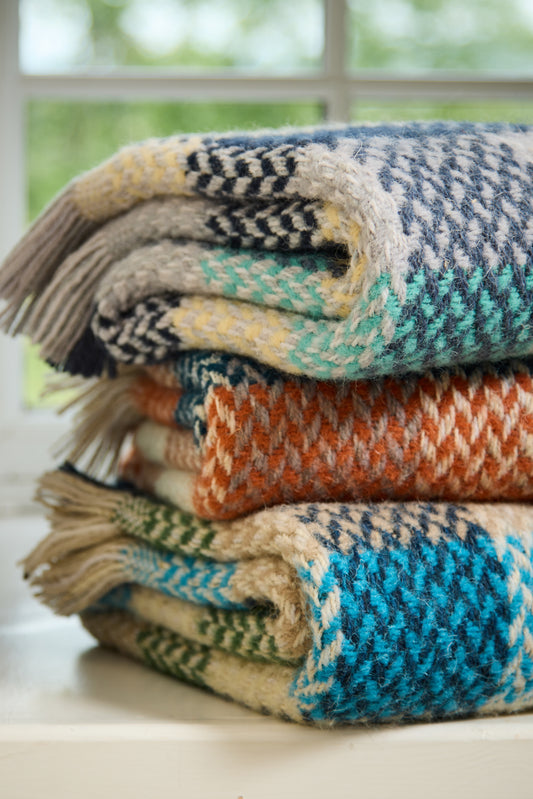 British Welsh Wool Check Throw Blanket, Recycled 100%