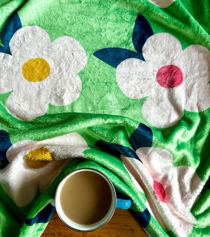 Retro Floral Meadow Green Large Ultra Plush Cuddle Soft Fleece Blanket/Throw