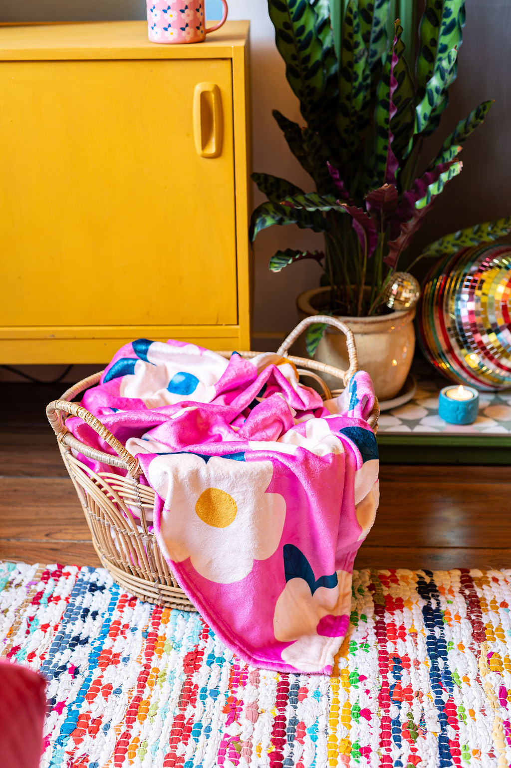 Grande couverture/jet en polaire rétro floral rose rose - Emailhappy